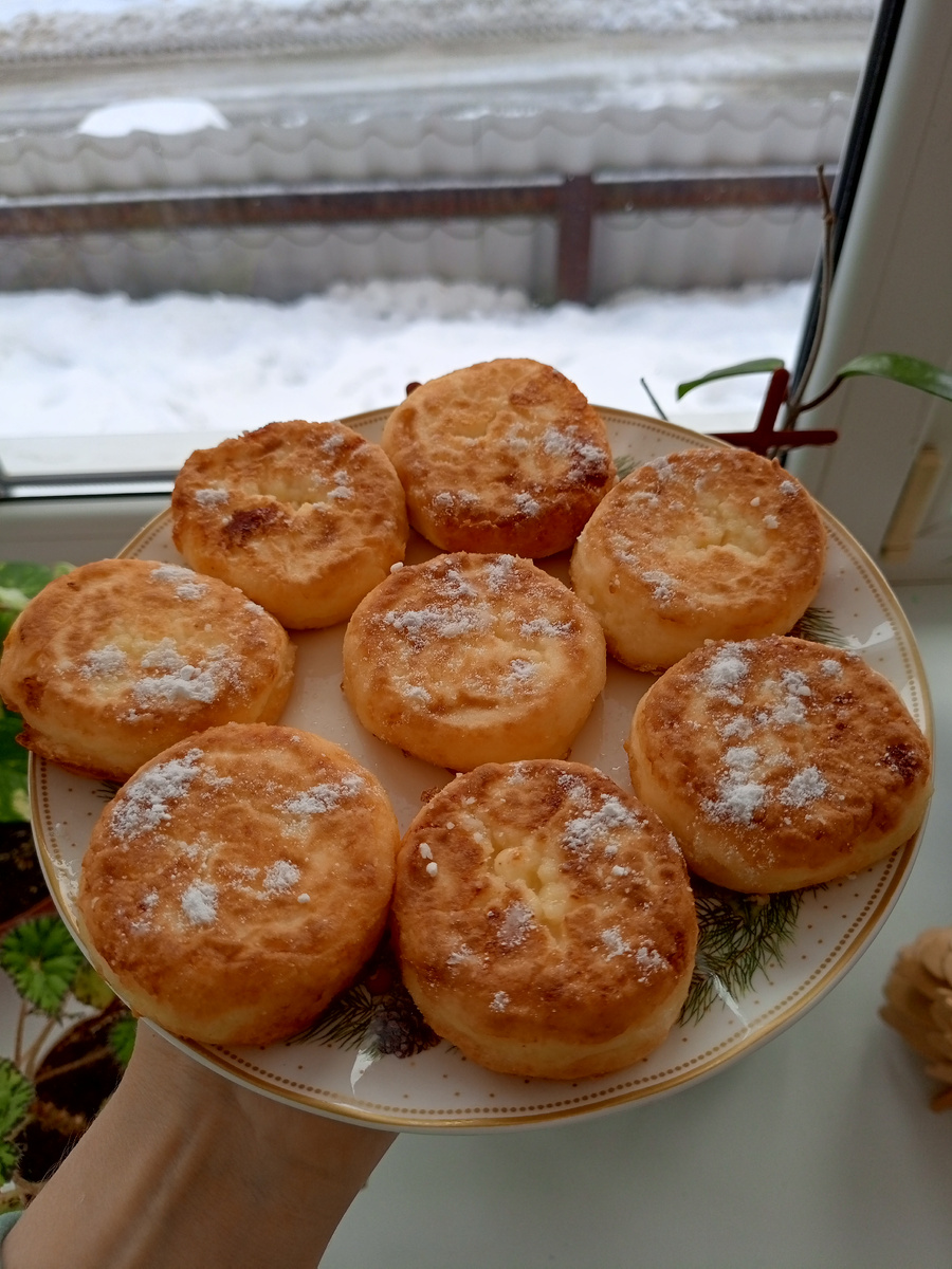 Можно и сырники напечь