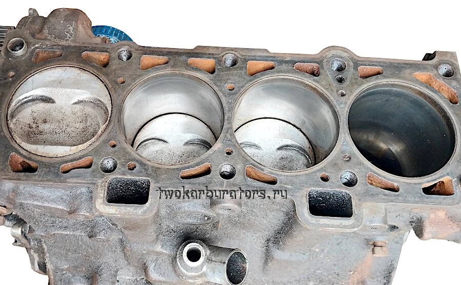 Поршни с проточками (выемками под тарелки клапанов)