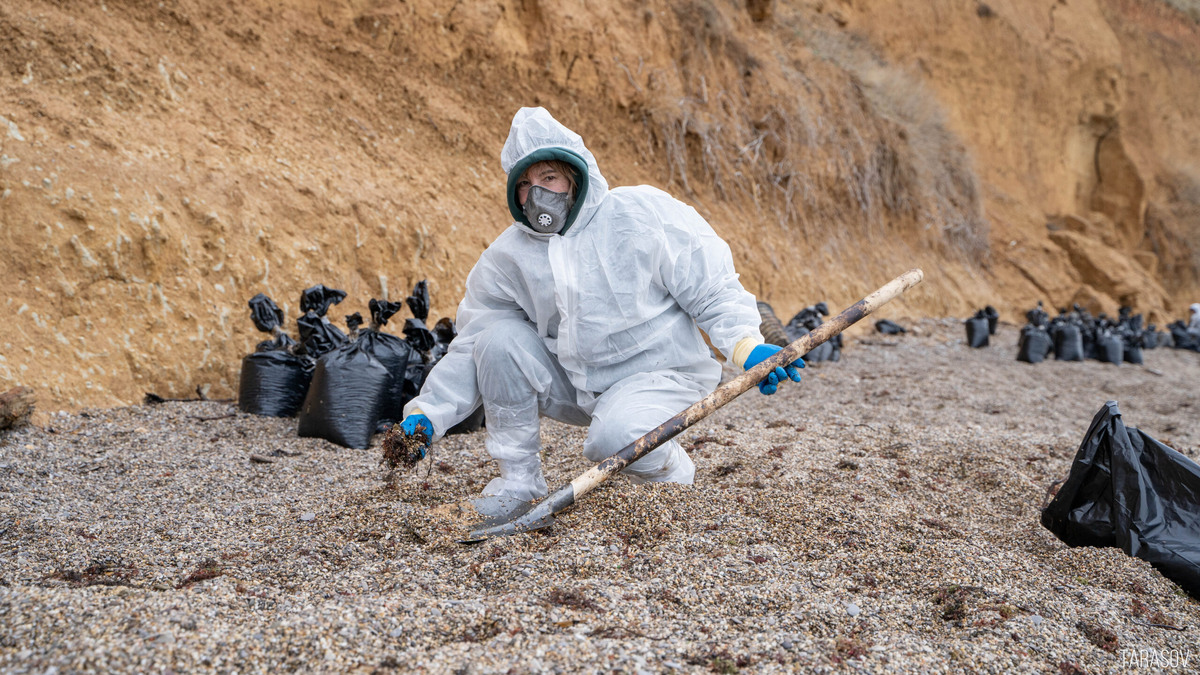    5 февраля в Крыму не обнаружили новых выбросов мазута. Фото: штаб #МЫВМЕСТЕ