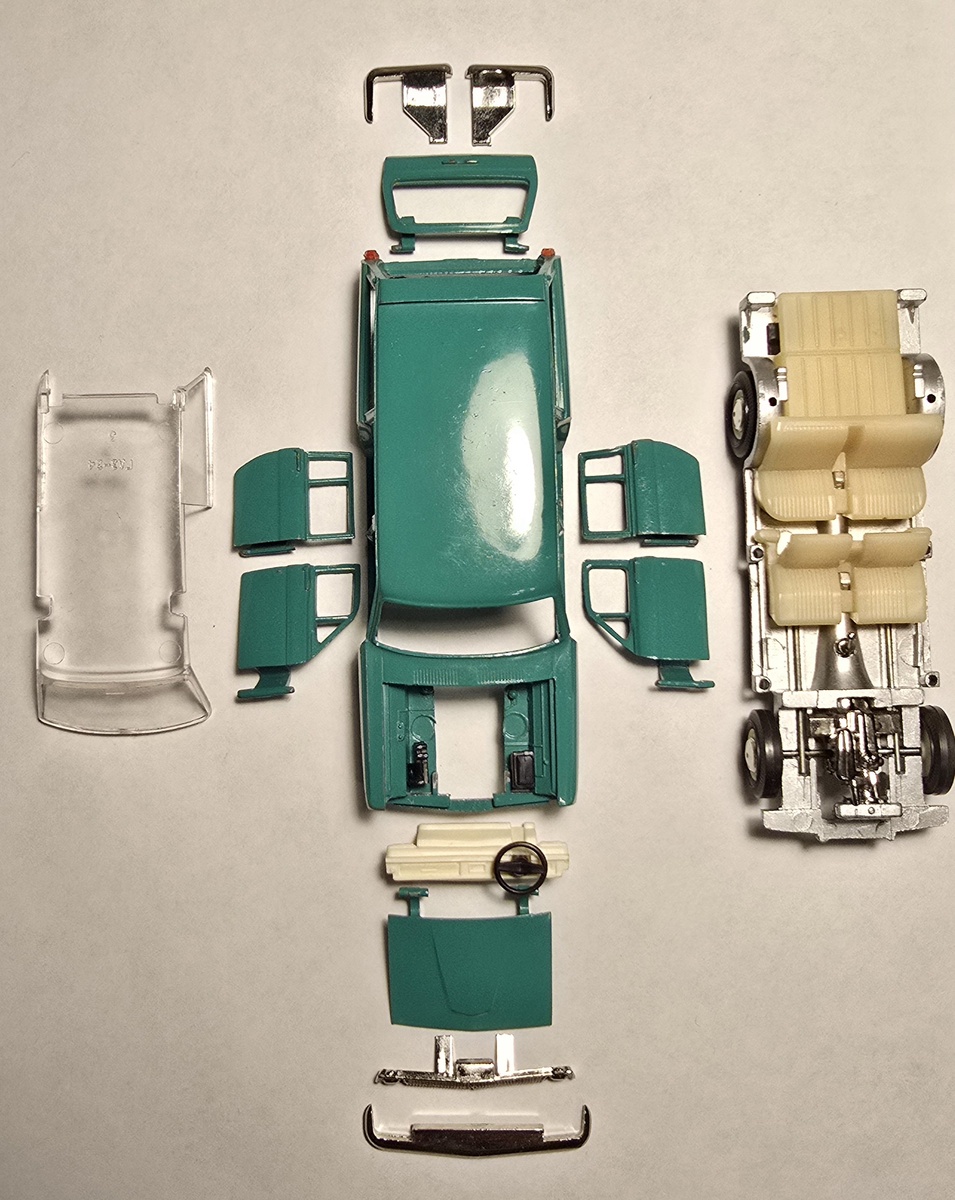 Модель собирается без винтов!