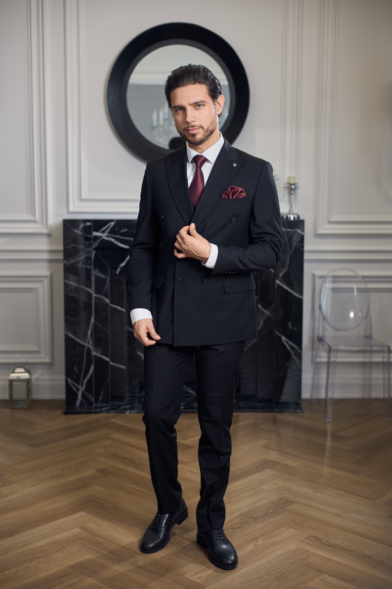 Мужской двубортный классический костюм в черном цвете Mazaltovman