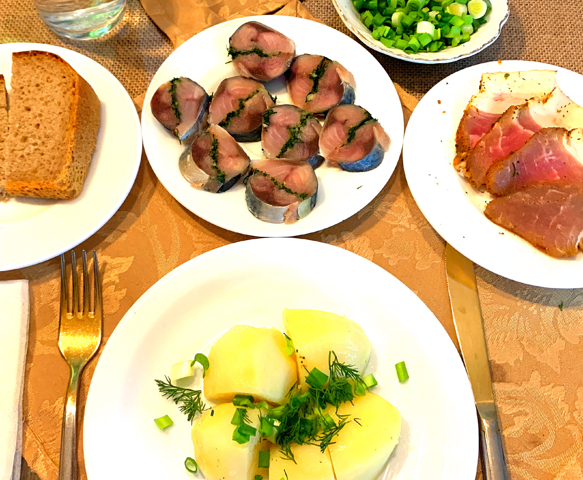 Скумбрия: рулет с зеленью