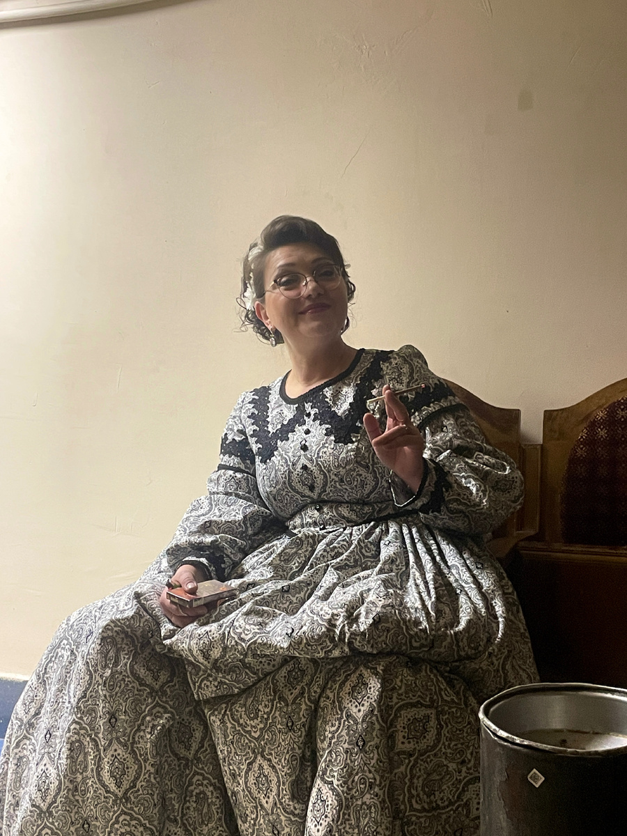 вот такую вот даму однажды я встретила в курилке