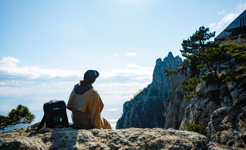 Фото с официального сайта: https://aipetri.land/