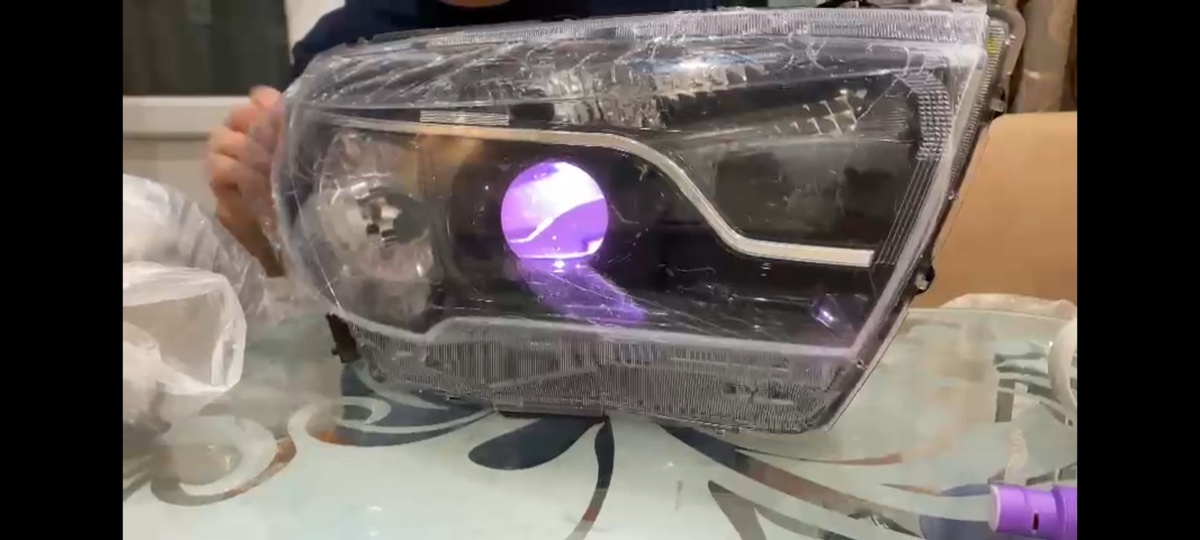 Один из первых вариантов когда поставил линзу в неё поставил подсветку глаз дьявола RGB с bluetooth управлением