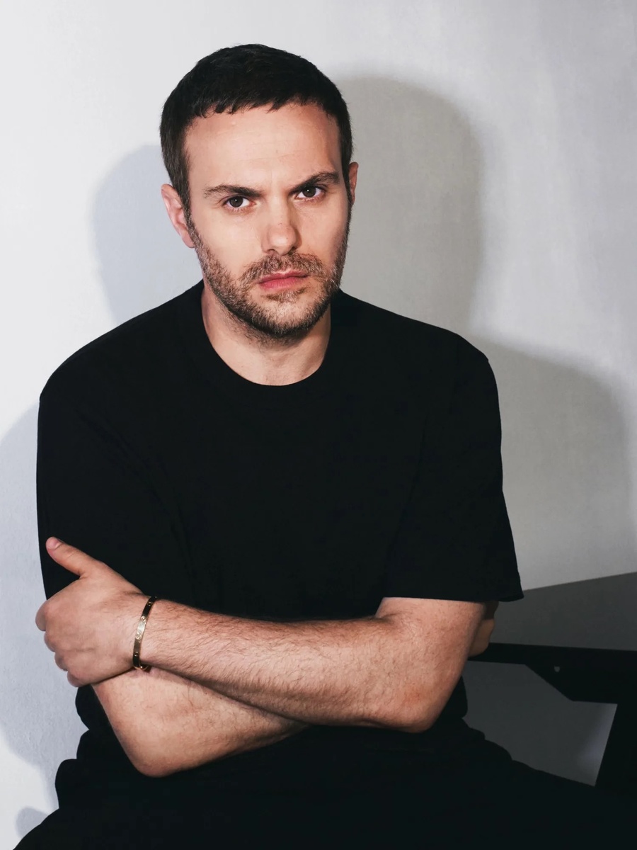    Сабато де Сарно покидает должность креативного директора Gucci (фото 1)