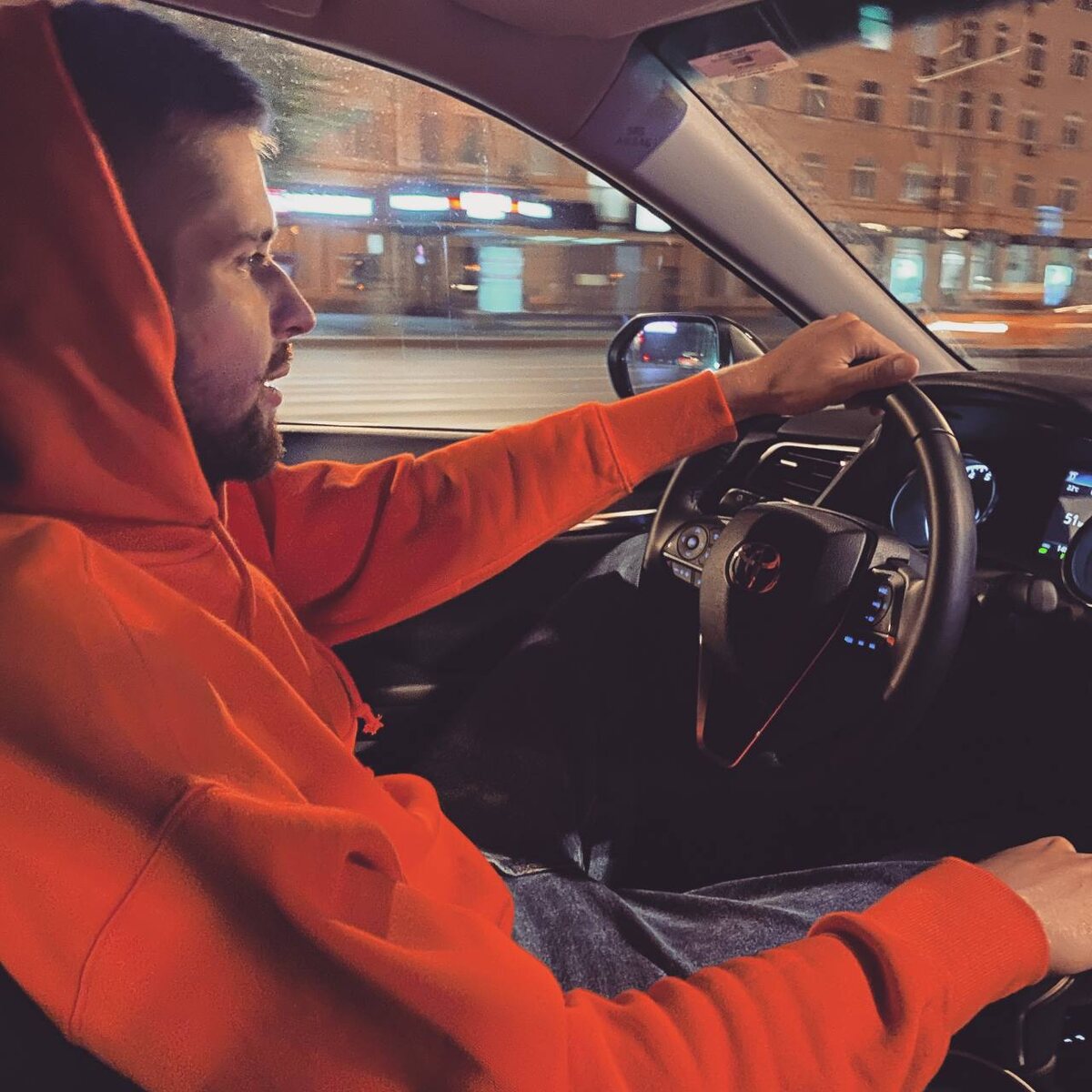 Первая поездка на новой Toyota Camry.