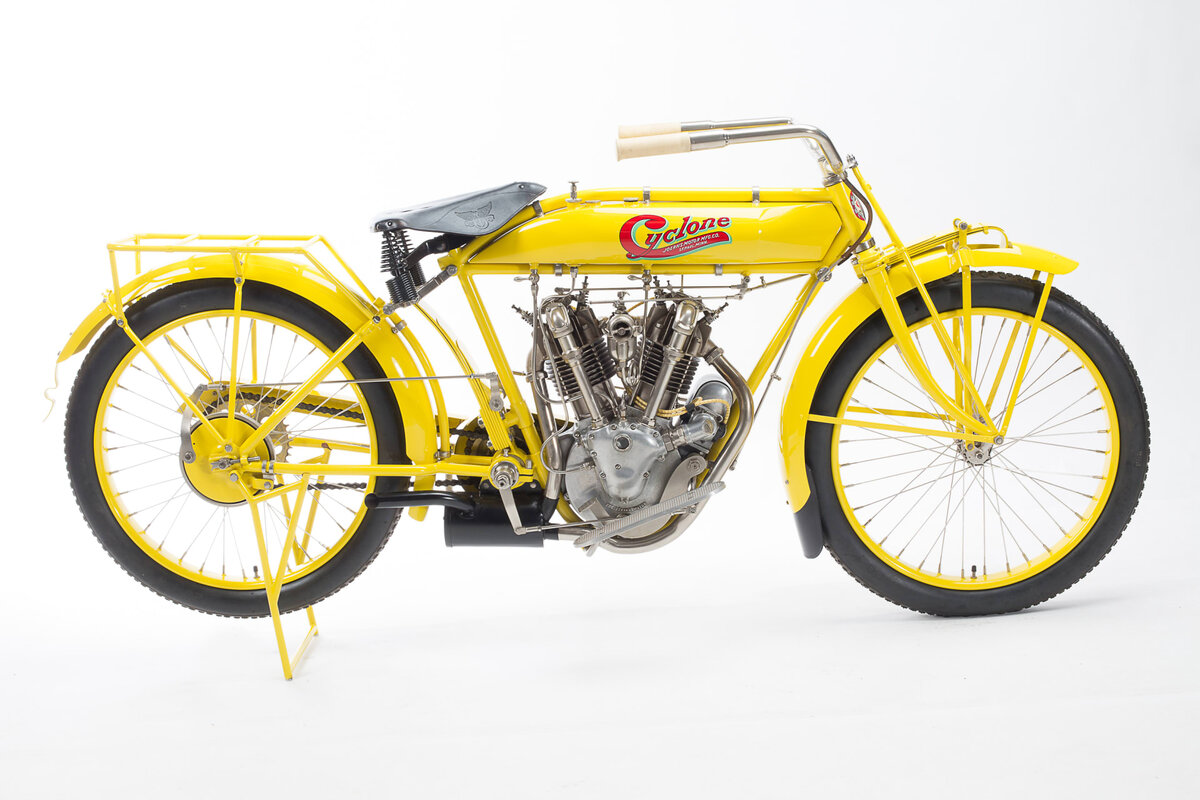 Cyclone V-Twin 1915 – 1 320 000 долларов