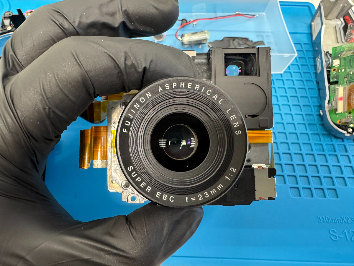 чистка объектива в Мастерской Мартынова  Fujifilm X100