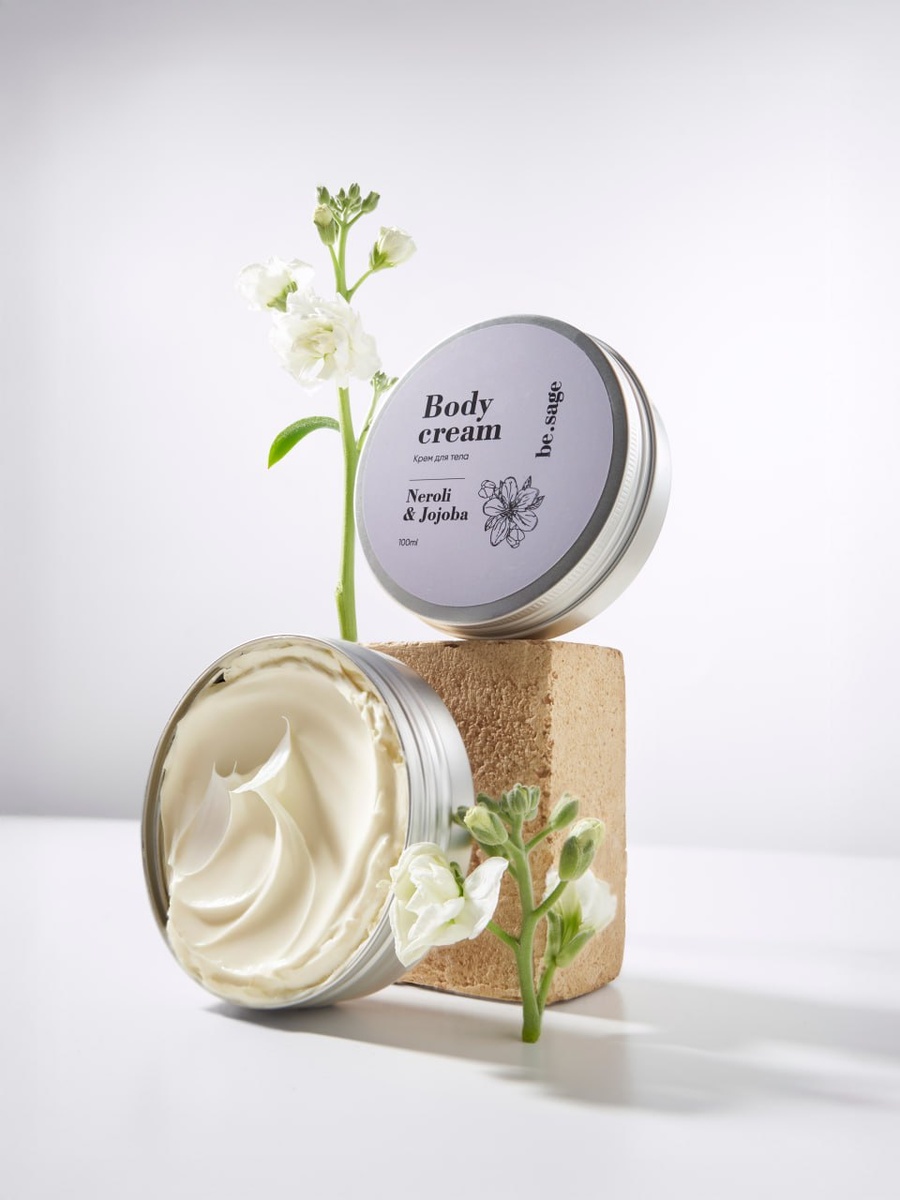 На фото: крем для тела Нероли и жожоба be.sage