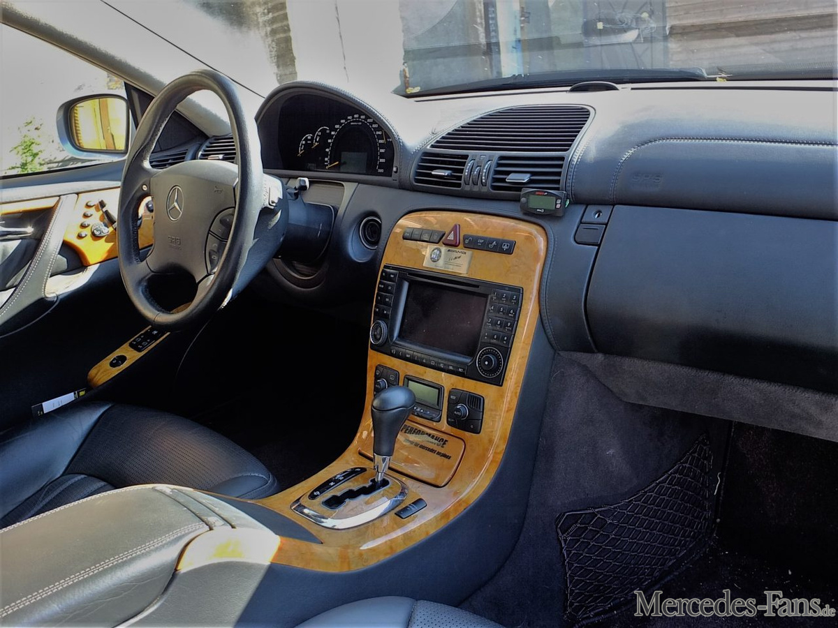 Ламповый уют и роскошь старого Мерседеса не заменять никакие "цифровые" технологии. Фото из открытых источников