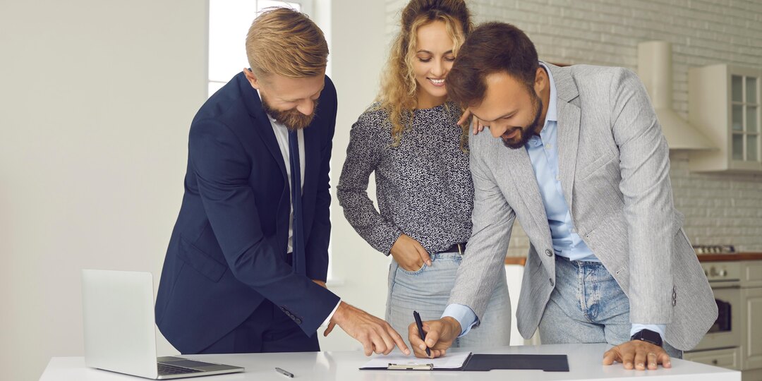 Договор дарения доли в квартире: как правильно оформить