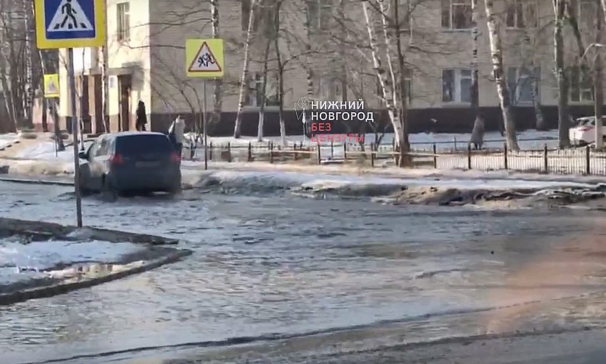   В районе дома №7А обнаружили утечку на водопроводе