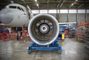    Двигатели имеют отдельные регламенты обслуживания и их даже порой переставляют с одного самолета на другой.