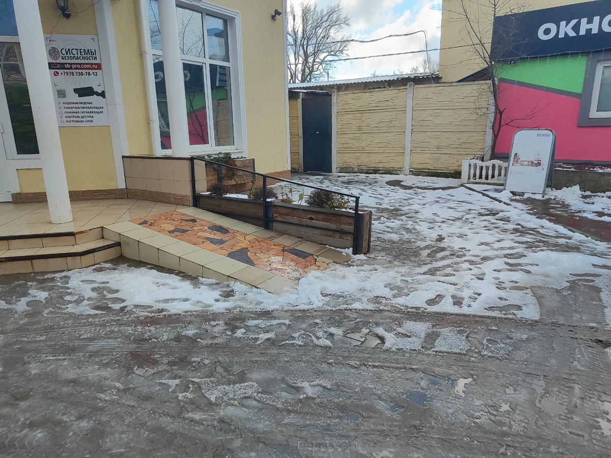 сегодня вот столько снега) 06.02.25