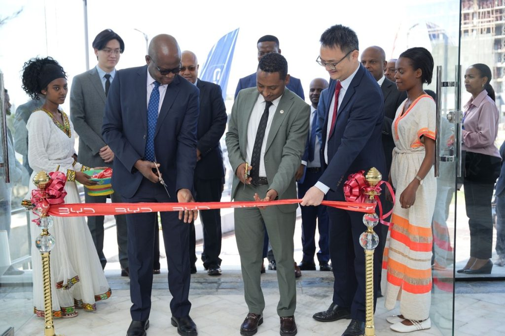 Уже догадались, кто открыл в Эфиопии свой автосалон - в конце прошлого года?