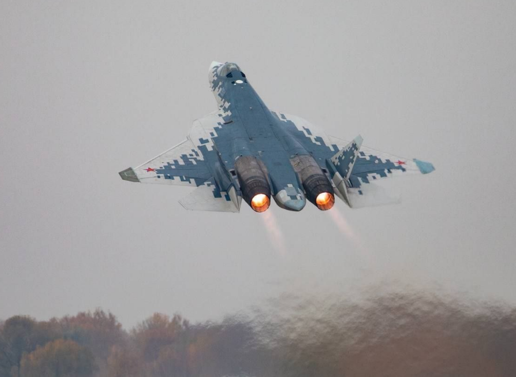 Су-57 отправится на индийский авиасалон в Бангалоре в качестве звезды первой величины. Фото КБ "Сухой"