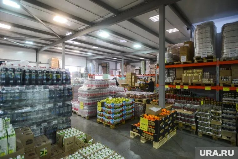 Деятельность магазинов приостановили от семи до 60 дней. Фото: Марат Губайдуллин © URA.RU