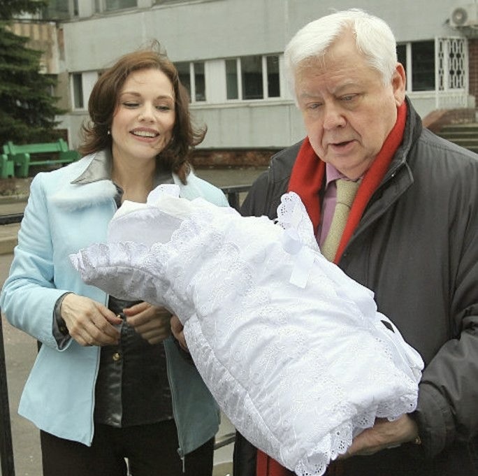 Маленького Пашу забирают из роддома