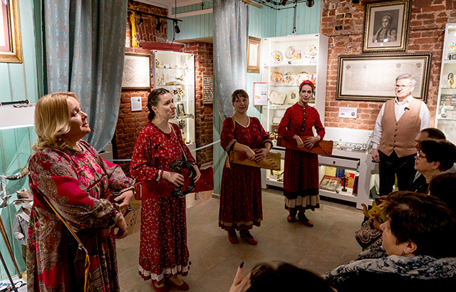 На открытии выступил ансамбль гусляров. Фото Андрея Зубова