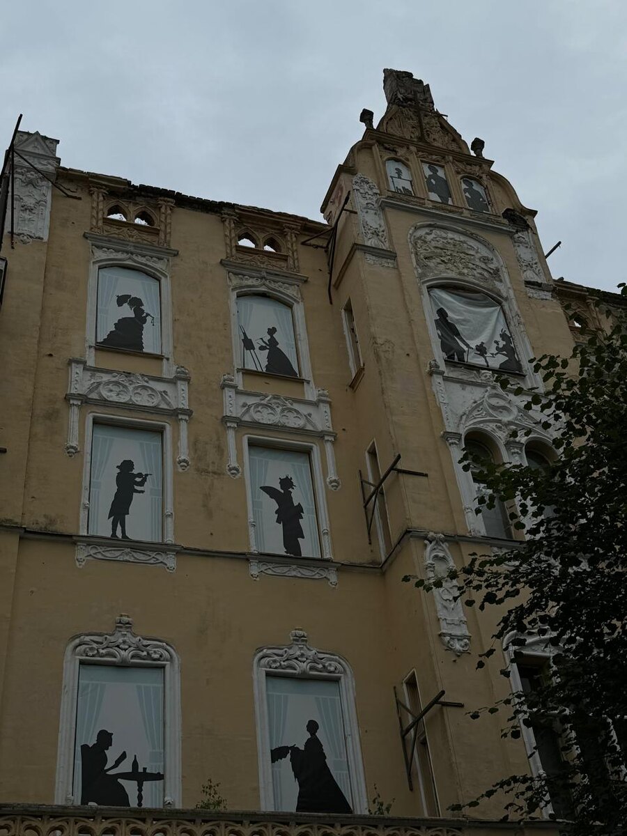 Не действующий Театр королевы Луизы.