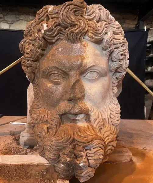 Древняя мраморная голова Зевса. Источник: Министерство культуры и туризма Турции.