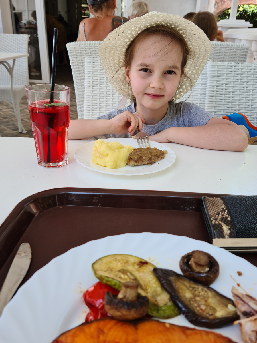 Обед в Белой даче