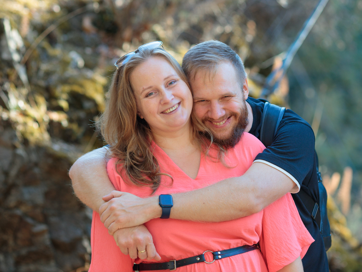 Переезжать в другую страну всегда не просто, а еще сложнее осознавать, что от тебя и твоей работы сейчас зависит будущее всей семьи.