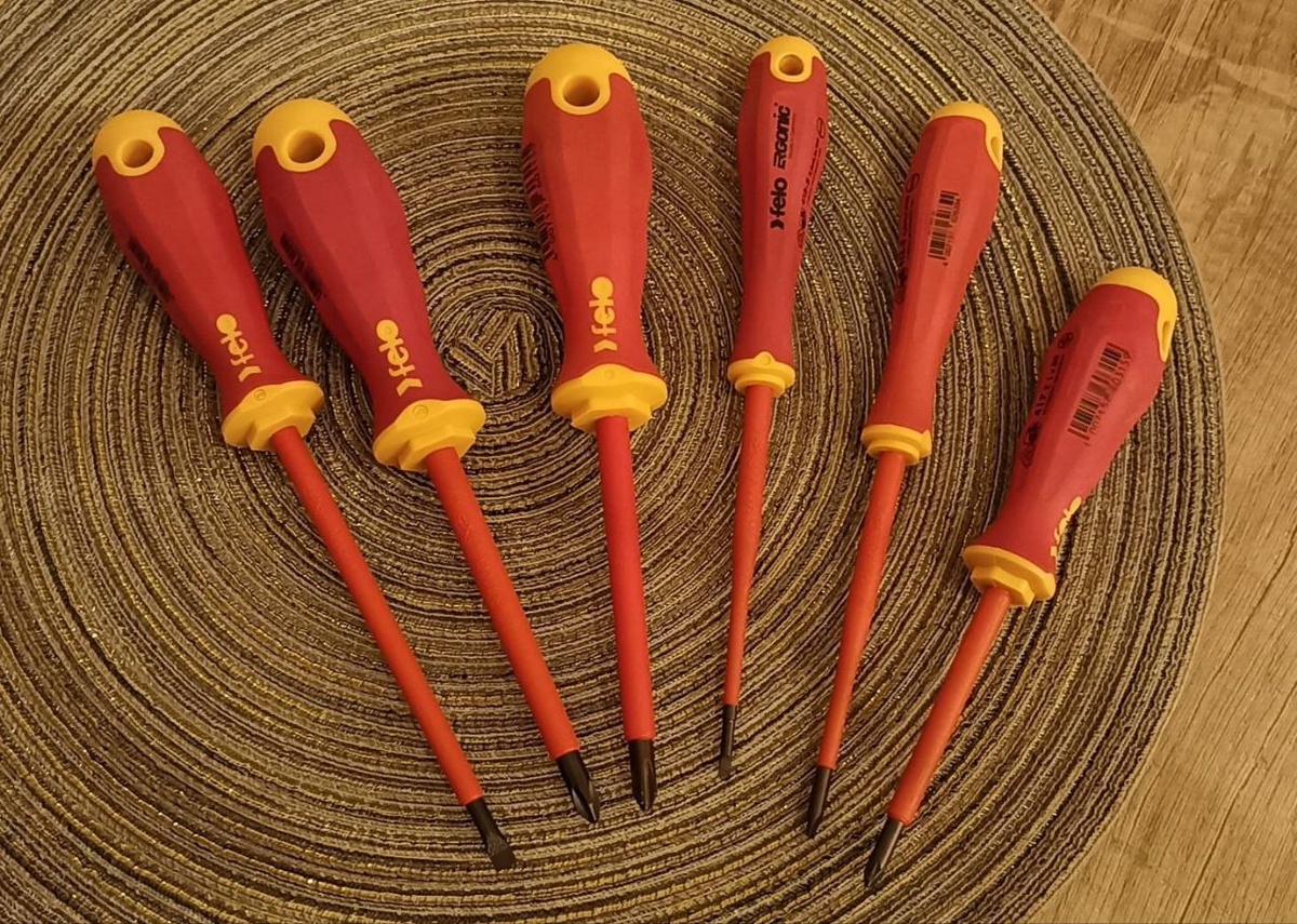 Стомость частного электрика 2025