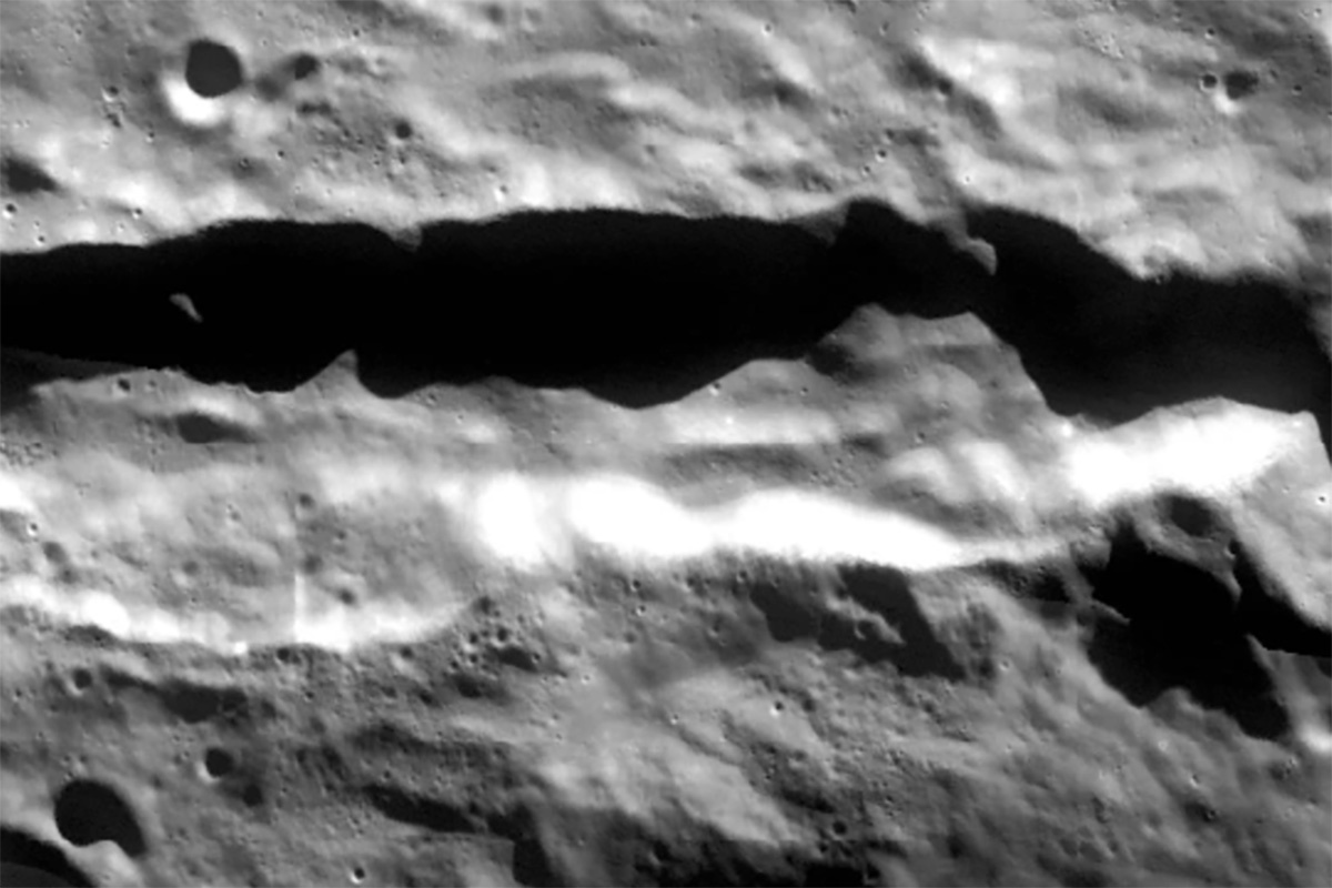 Ernest T. Wrigh / SVS / NASA📷Каньон Планка на Луне