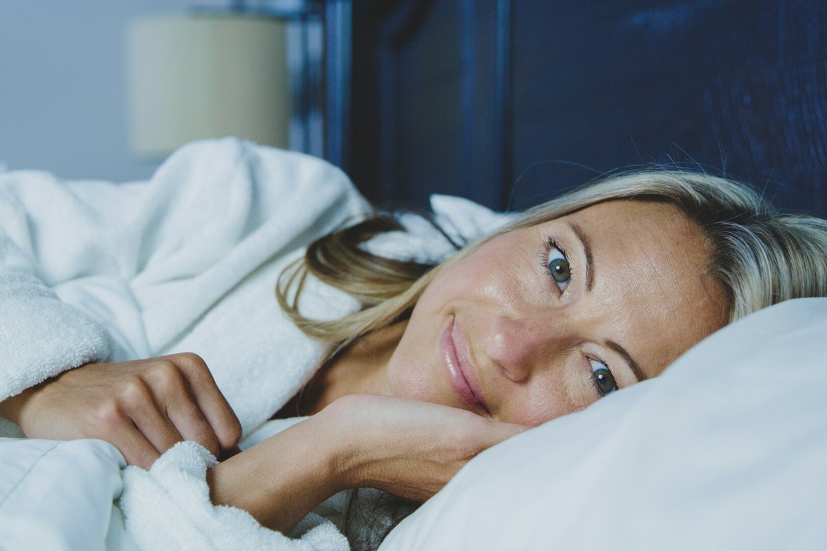     Исследование: люди счастливее по утрам, а к полуночи психика ухудшается!