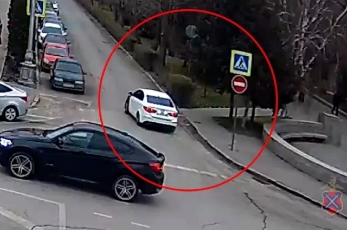    Волгоградец без прав пошел на таран по встречке и попал на видео