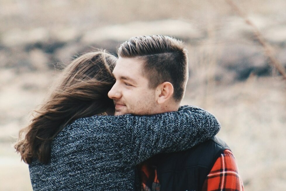     Лучше врать или говорить правду в отношениях? Узнайте ответ и советы ученых!