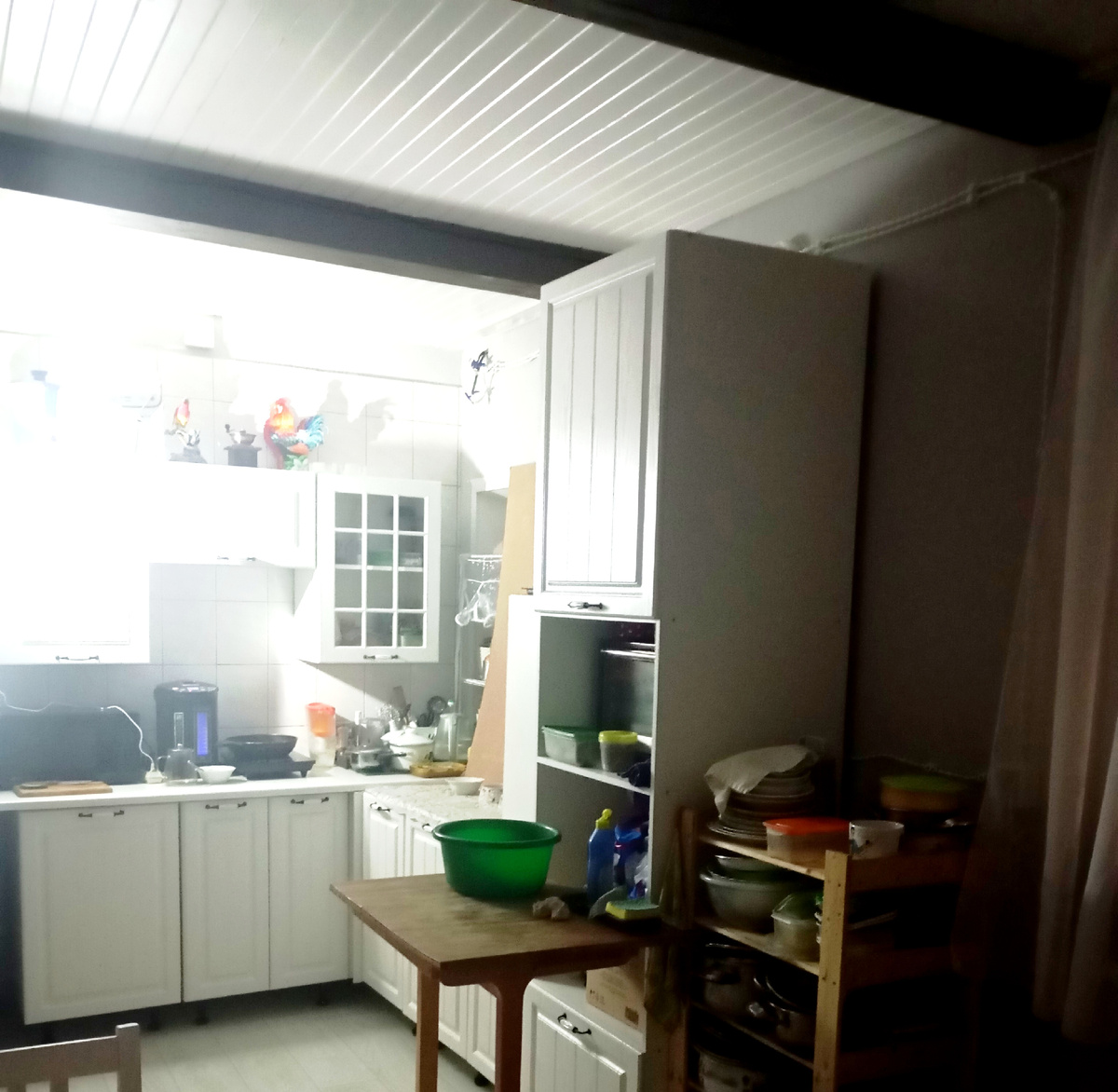 Я в шесть утра на кухне.