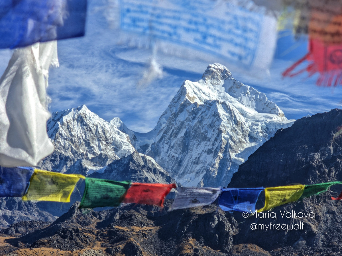 Вид на вершну Жанну в перевала Селеле на треке вокруг Канченджанги.