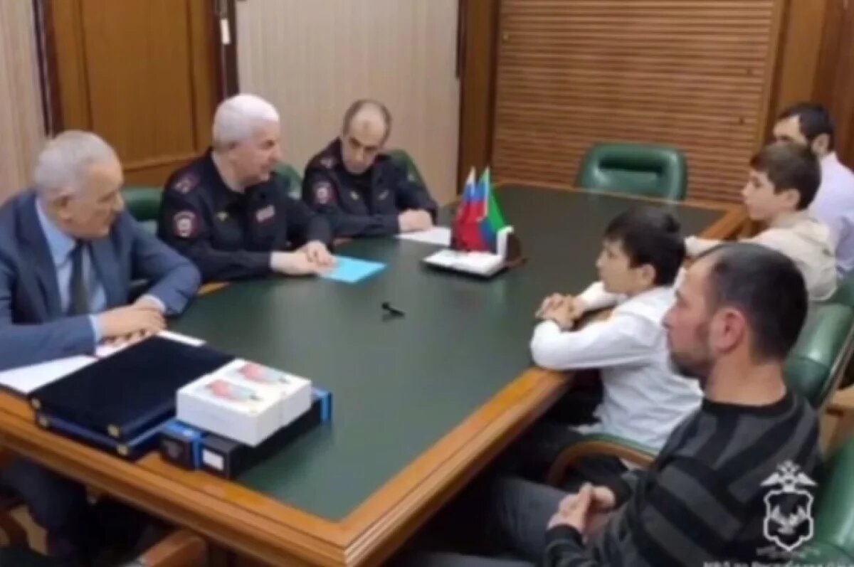    Жителей Дагестана, обнаруживших в небе вражеские БПЛА, наградили в МВД