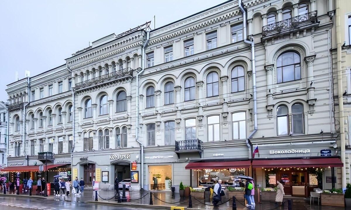 Отель рядом с Московским вокзалом в Санкт-Петербурге - Lopatin Невский 100