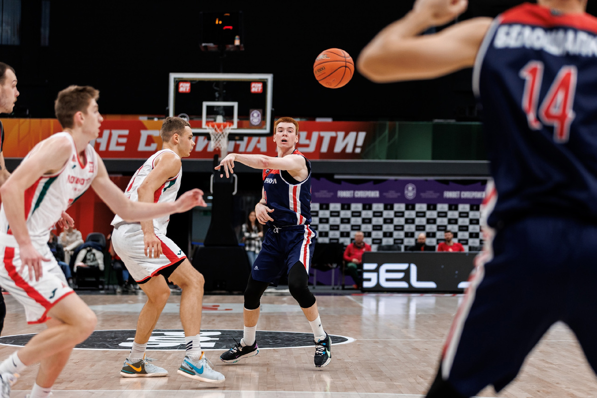 Иван Самойленко в игре за «Барнаул»