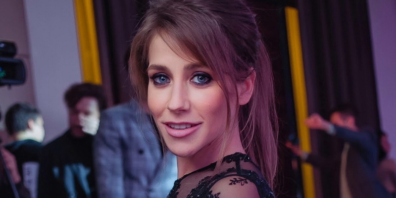 В своём блоге бывшая жена футболиста Андрея Аршавина Юлия Барановская призналась, что сделала абдоминопластику, чтобы устранить последствия третьей беременности.