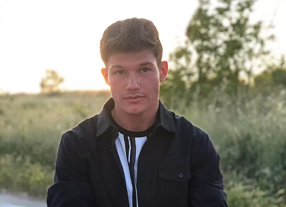    СМИ: Футболист "Реала" Фран Гарсия бросил девушку ради ее матери