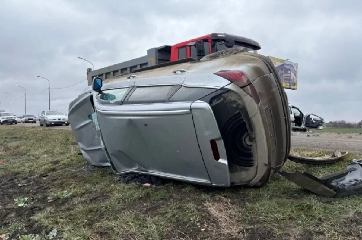    На Кубани в лобовом ДТП погибли водители двух машин, пассажирка пострадала