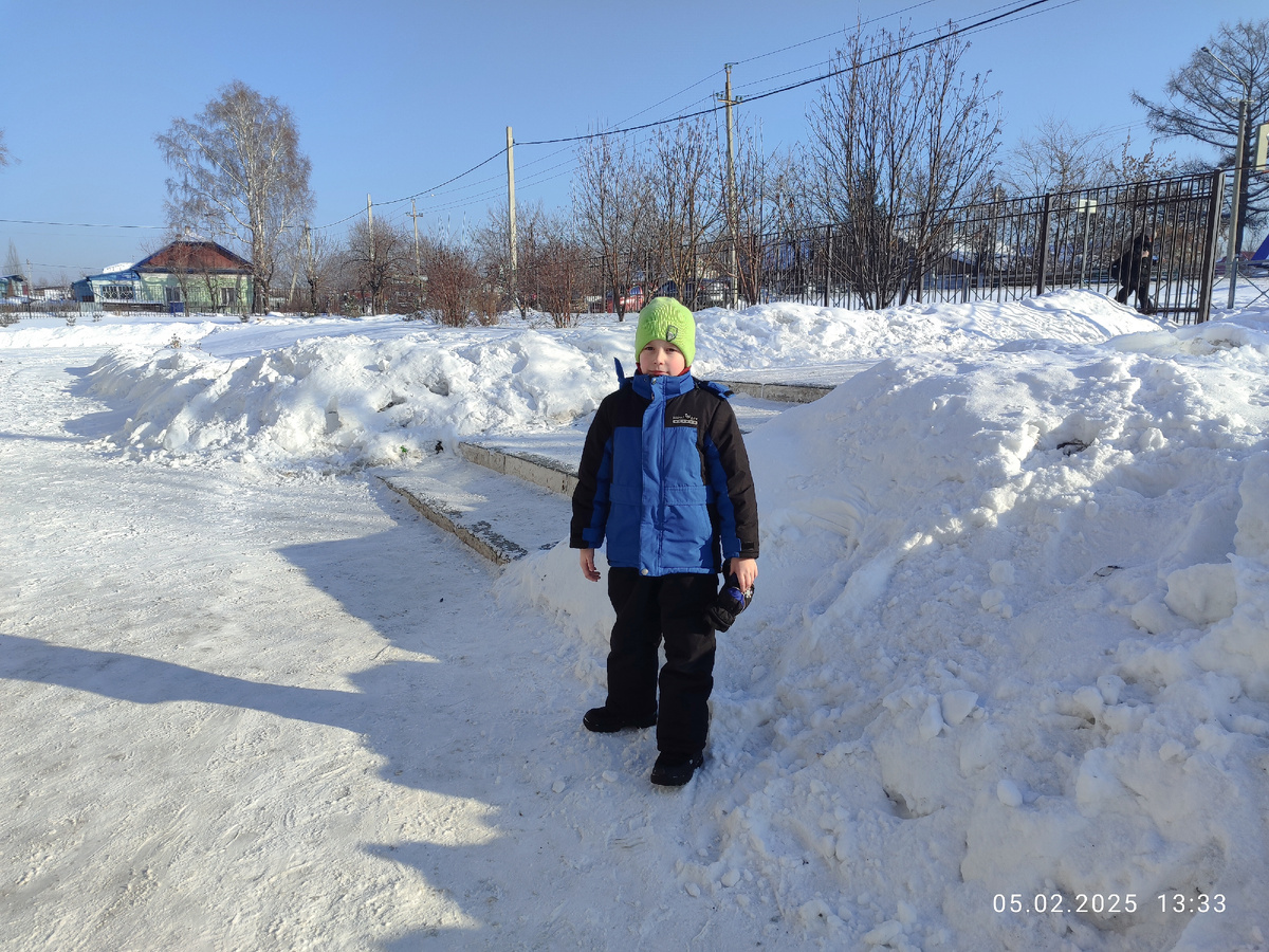 Вадюха. Настроен серьёзно. На эту школу у него большие планы