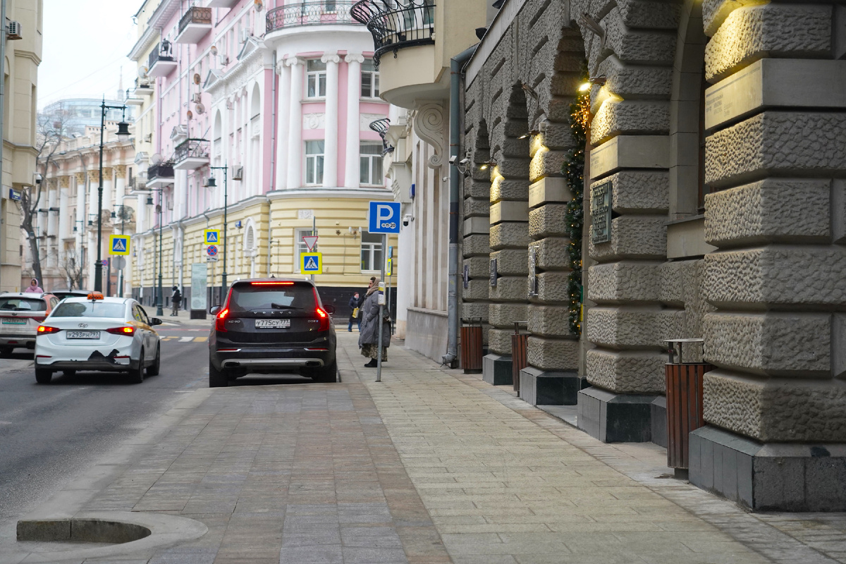 г. Москва. Ермолаевский переулок, 17с1. Драка с хулиганами