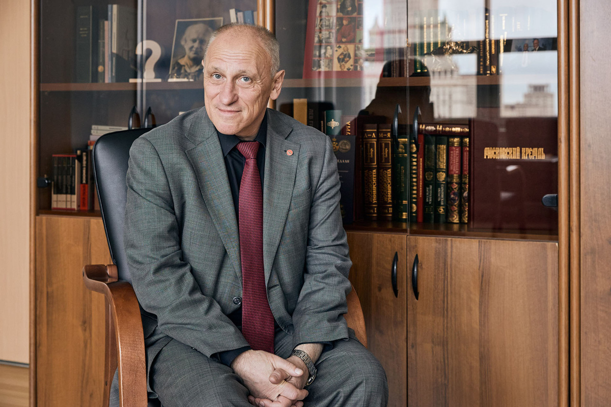    Александр Аузан