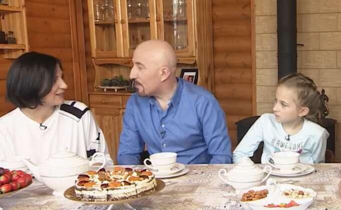 Архивное фото Евгения Григорьева с семьей