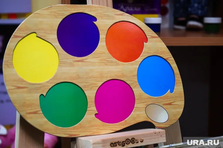 Картину художник оценил в 5 900 000 рублей
Фото: Размик Закарян © URA.RU