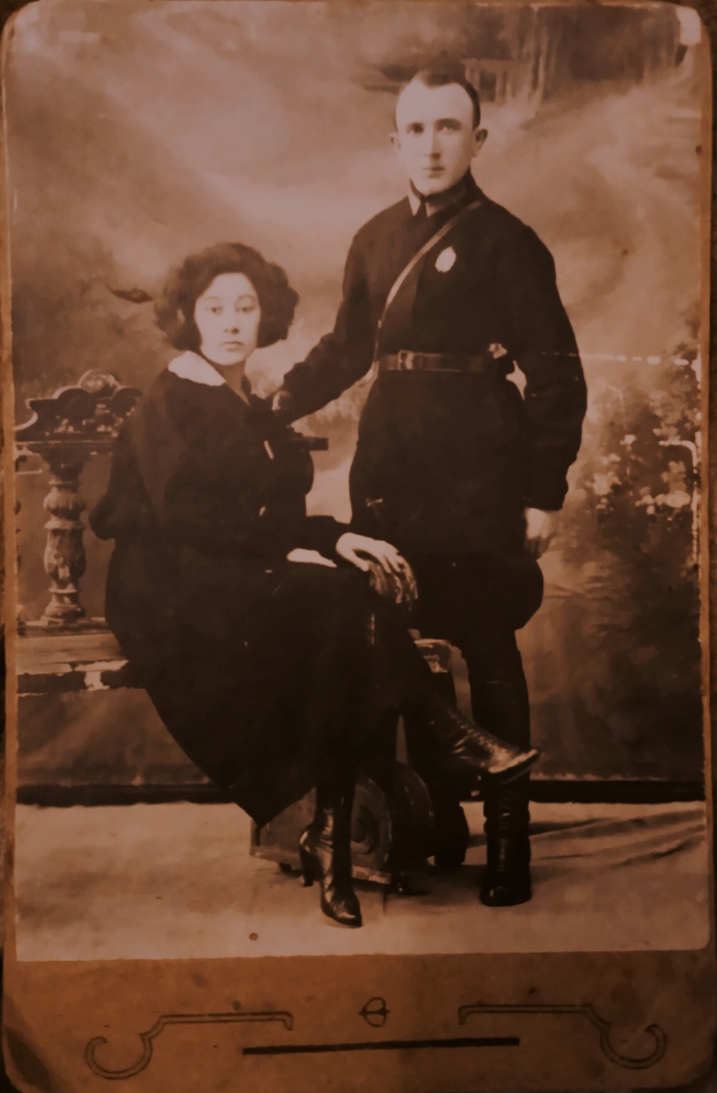 Катя и Шура. 1925 год. Хабаровск.