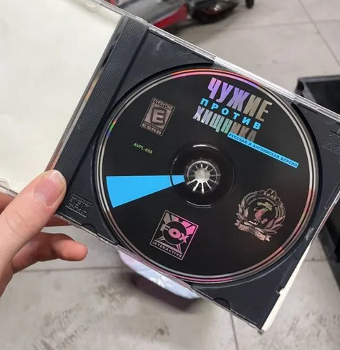 Цветной принт на CD-диске игры Чужие против хищника