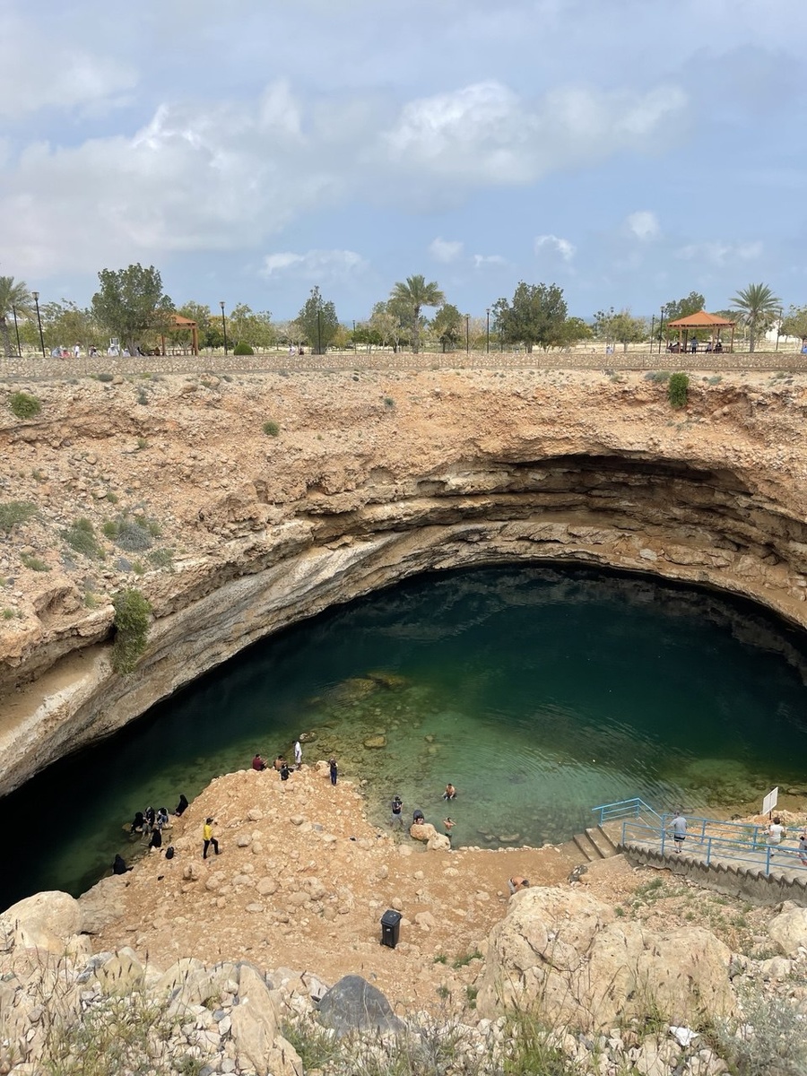 "Бимманский колодец". Природное чудо с кристально чистой и очень тёплой водой.