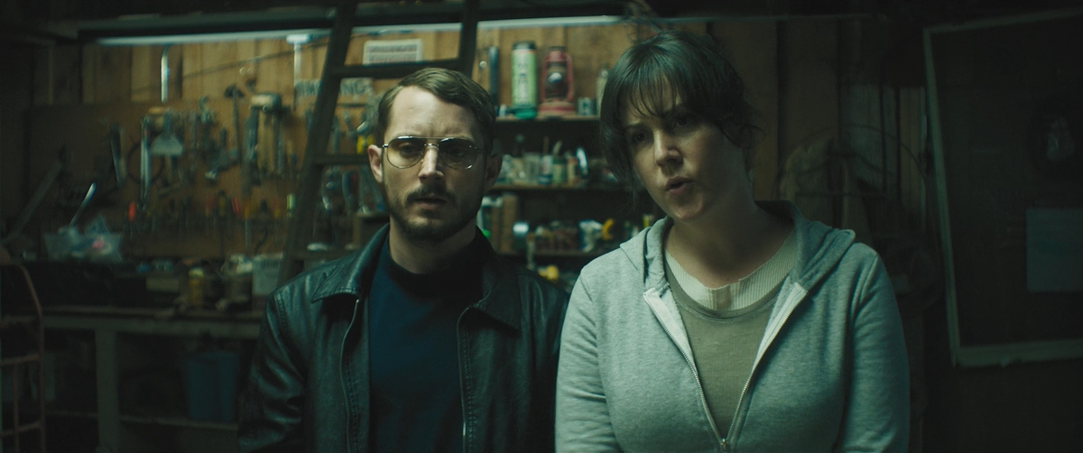 Пролистните изображение, чтобы увидеть следующий кадр из фильма «Я в этом мире больше не чувствую себя как дома» (2017)